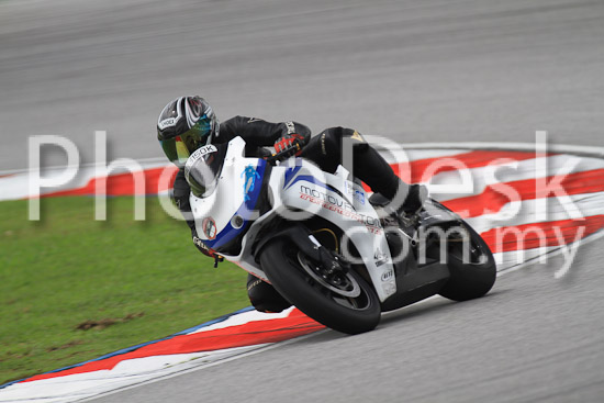 01_101030_00984_RevClub