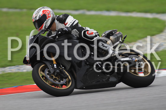 01_101030_01002_RevClub