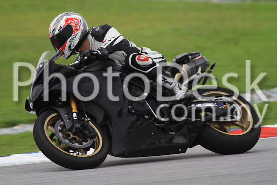 01_101030_01003_RevClub