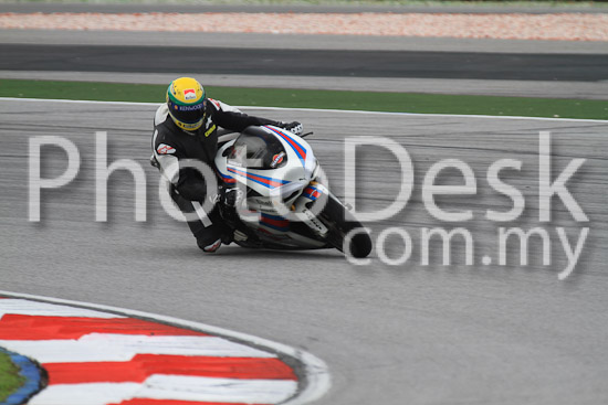 01_101030_01021_RevClub