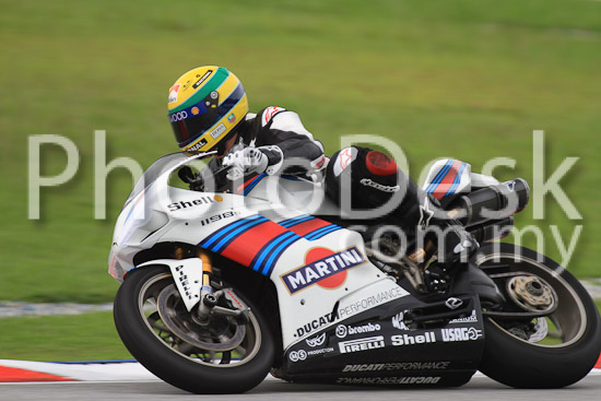 01_101030_01029_RevClub