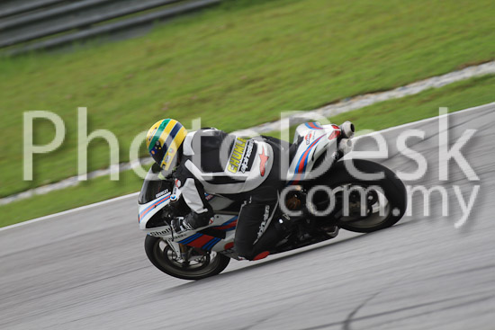 01_101030_01032_RevClub