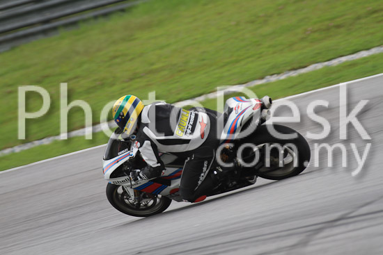 01_101030_01033_RevClub