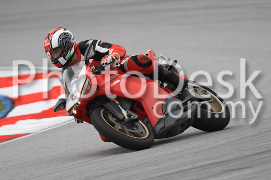 01_101030_01042_RevClub