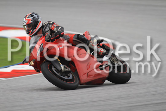 01_101030_01053_RevClub