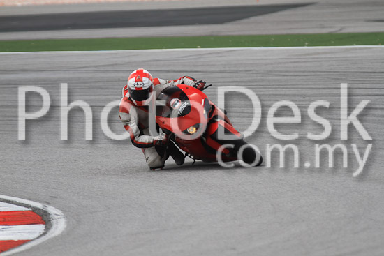 01_101030_01059_RevClub