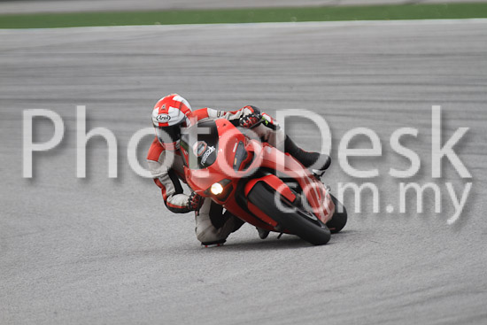 01_101030_01060_RevClub