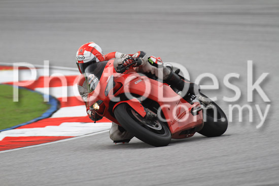 01_101030_01061_RevClub