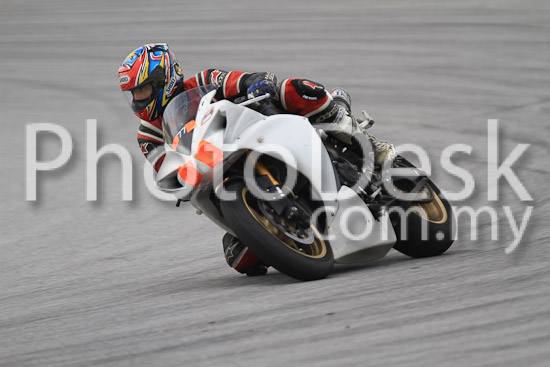 01_101030_01071_RevClub