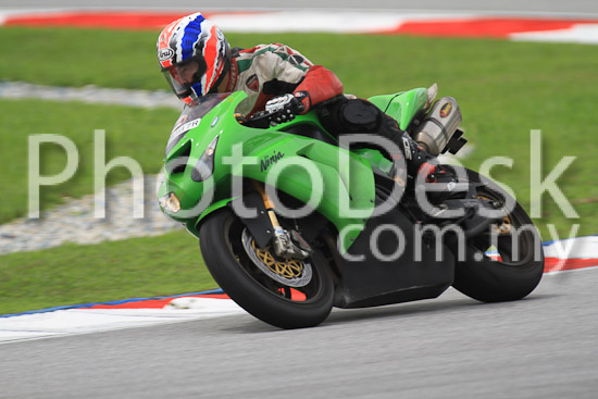 01_101030_01083_RevClub