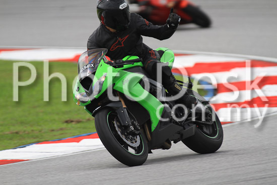 01_101030_01089_RevClub