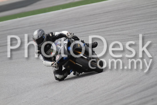 01_101030_01092_RevClub