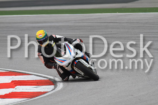 01_101030_01122_RevClub