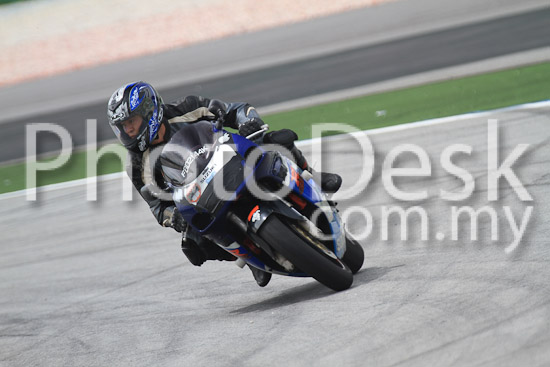 01_101030_01145_RevClub