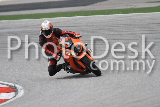 01_101030_01152_RevClub