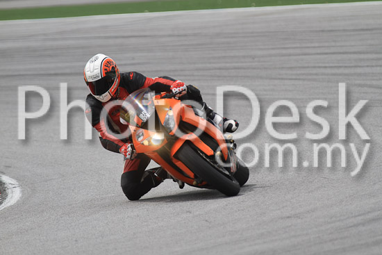 01_101030_01154_RevClub