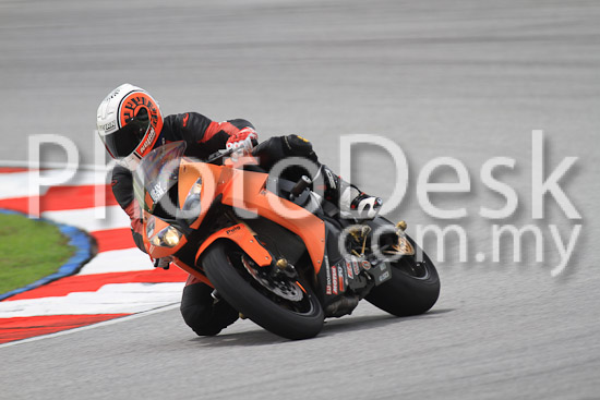 01_101030_01155_RevClub