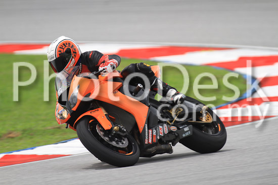 01_101030_01157_RevClub