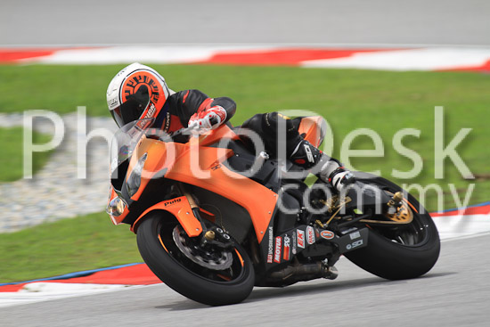 01_101030_01158_RevClub