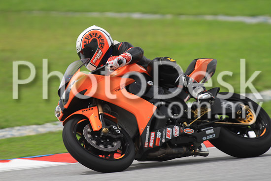 01_101030_01160_RevClub