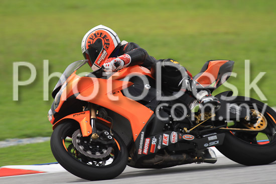 01_101030_01161_RevClub