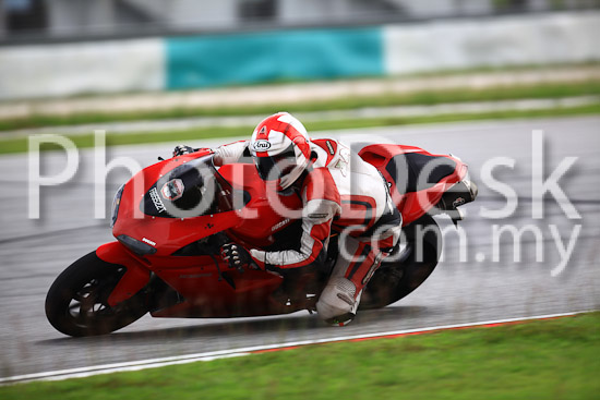 01_101030_01175_RevClub