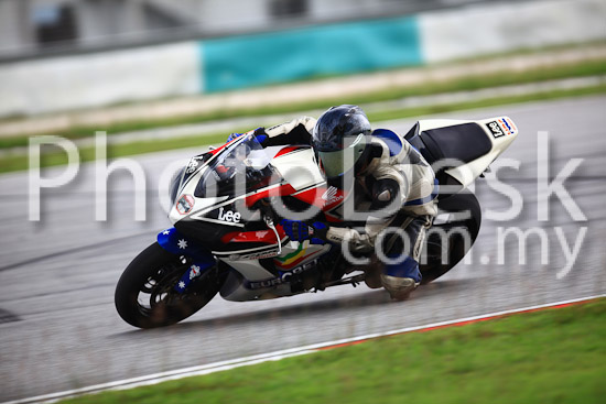 01_101030_01183_RevClub