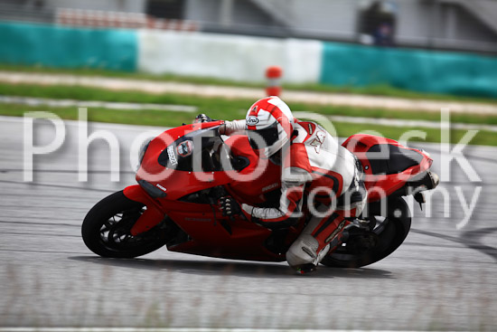 01_101030_01203_RevClub