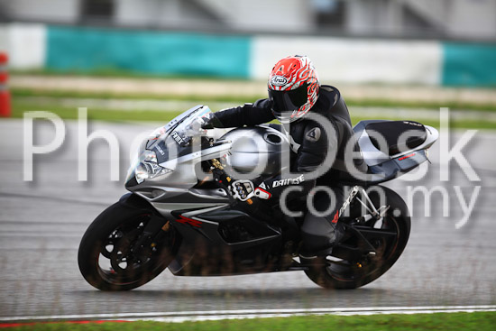 01_101030_01208_RevClub