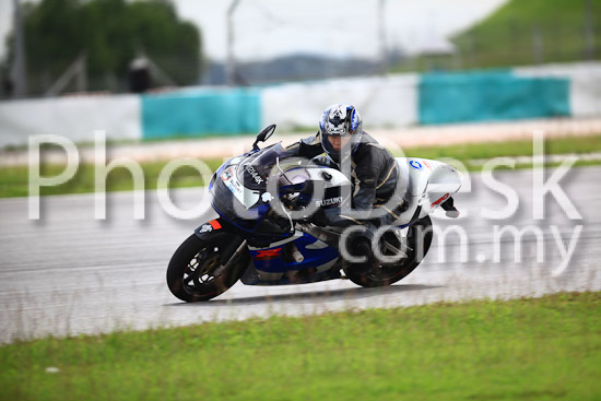 01_101030_01218_RevClub