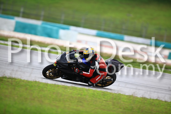 01_101030_01229_RevClub