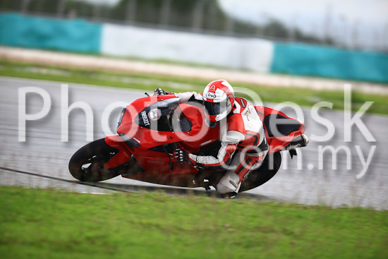 01_101030_01236_RevClub