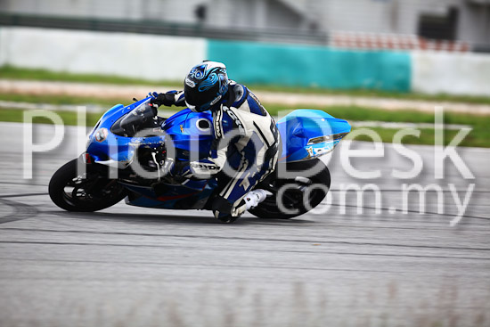 01_101030_01240_RevClub