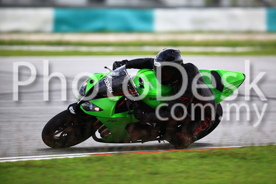 01_101030_01242_RevClub