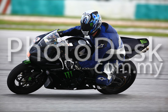 01_101030_01250_RevClub