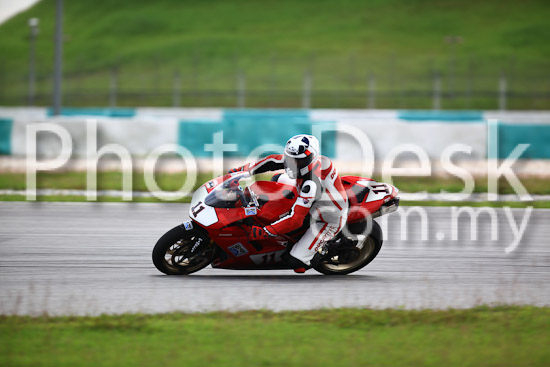 01_101030_01251_RevClub