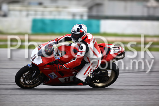 01_101030_01253_RevClub