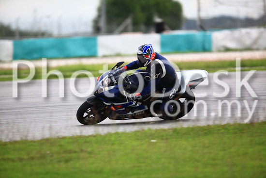 01_101030_01256_RevClub