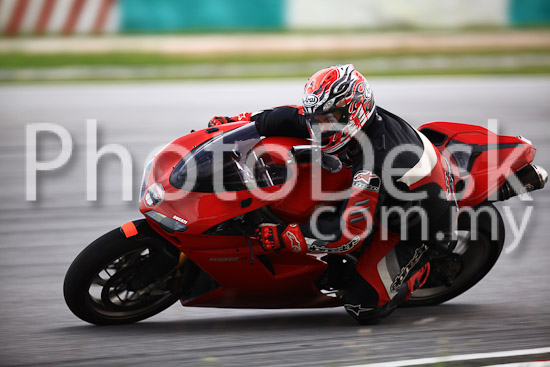 01_101030_01263_RevClub