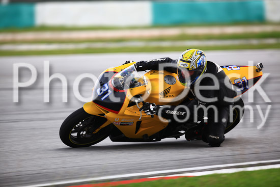 01_101030_01266_RevClub