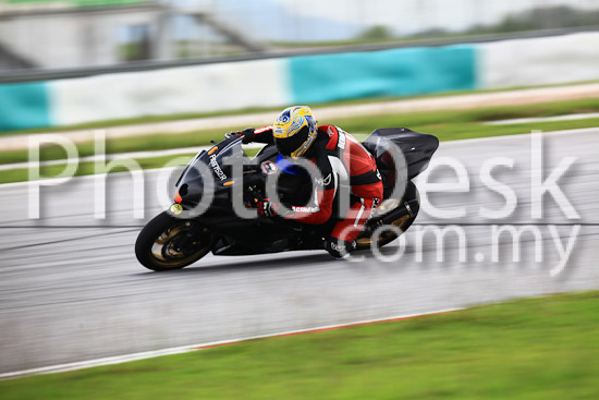 01_101030_01273_RevClub