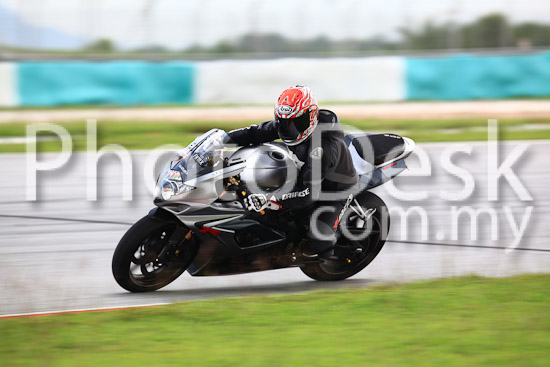 01_101030_01282_RevClub