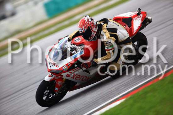 01_101030_01295_RevClub