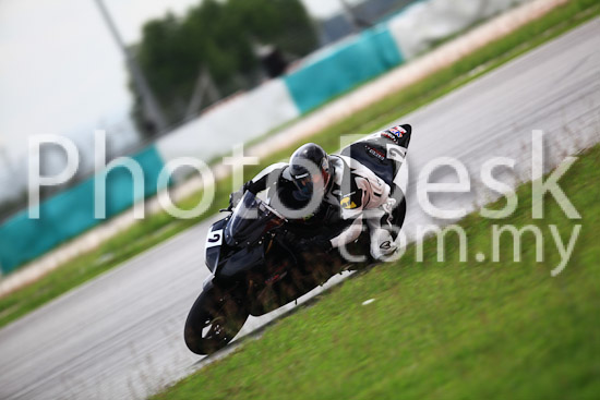 01_101030_01297_RevClub