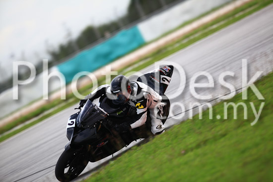 01_101030_01298_RevClub