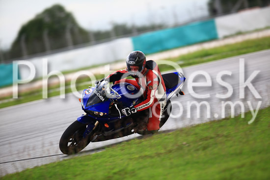 01_101030_01307_RevClub