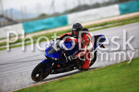 01_101030_01308_RevClub