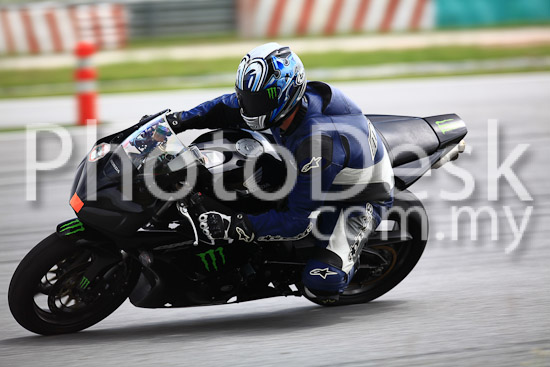 01_101030_01313_RevClub