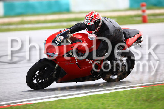 01_101030_01322_RevClub