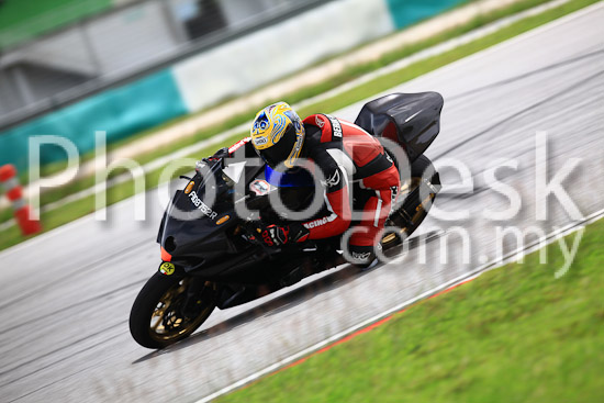 01_101030_01334_RevClub